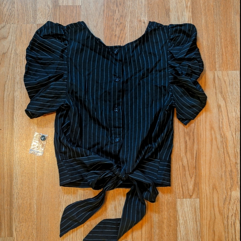 Milk and Honey flutter puff sleeve crop top